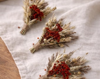 Accessoire de mariage rustique à la boutonnière avec fleurs séchées