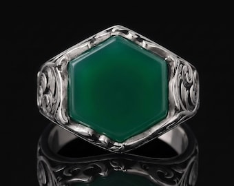 Hand Engraved Green Onyx Sterling Silver Signet Ring for Men (925 Silver)