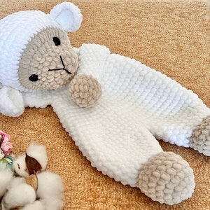 Crochet sheep snuggler pattern Cute crochet lovey pattern for kids Crochet lamb cuddler pattern zdjęcie 5