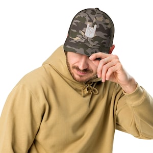 Camouflage Hook &#39;em Trucker Hat