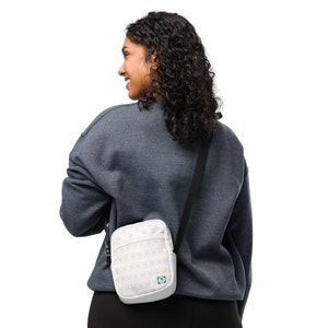 Utility crossbody bag