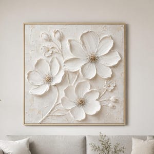 Reliefmålning med vita blommor, texturerad gipsad botanisk duk, minimalistisk neutral väggdekor