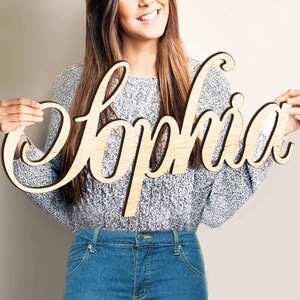 Signo de madera de nombre de familia personalizado - signo de apellido personalizado - madera de placa de número de casa, carta, signo de apellido, signo de nombre para niña
