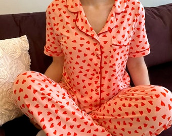 Women's Gifts for Her pyjamas short sleeve piping pocket detail PJ set in pink heart print size 6-16