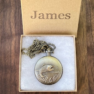 Custom Men&#39;s Retro Bronze Fish Quartz Pocket Watch: Personalized Name Gift Box Unique Timepiece