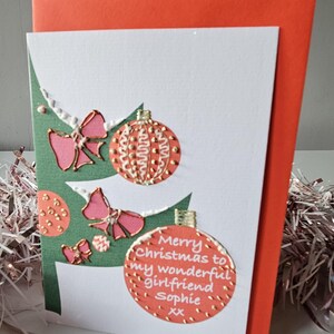 Handgefertigte Weihnachtskarte für Frau, personalisierte Karte, Bögen und Kugeln Einzigartige handgefertigte mit Design, enthält Umschlag.