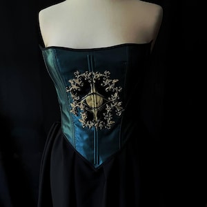 Corsé con efecto porcelana pintado a mano / Corsé gótico victoriano para cosplay con apliques 3D