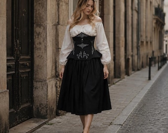 Corsetto gotico personalizzato: sottoseno peplo nero, stile dark romance fantasy