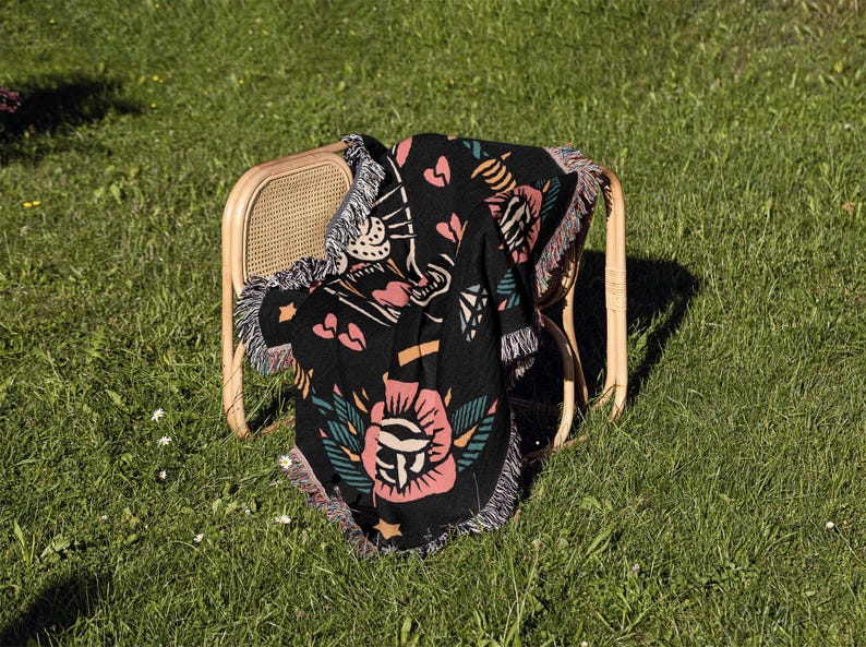 Marvel Black Panther Patchwork Woven Tapestry Throw Blanket – Decke Mit Panther-Masken-Design, Von Hot Topic