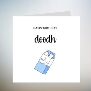 Feliz cumpleaños, Doodh - Tarjeta de cumpleaños, para amigos, del sur de Asia, indio, desi, punjabi, gujarati, hindi, urdu, con un juego de palabras, divertida, de celebración (15x15 cm)