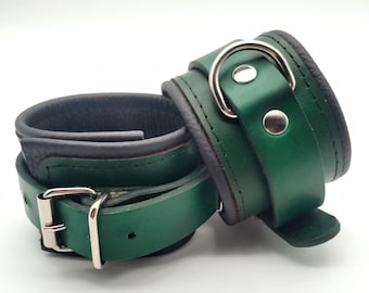 BDSM Leather Handcuffs 13-25 cm Emerald Green Padded