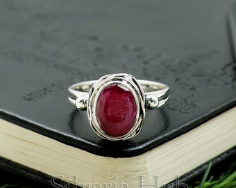 Anillo de rubí indio con engaste de alambre: Joyería hecha a mano en plata de ley 925.