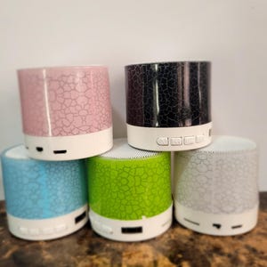 Mini Wireless BT-Lautsprecher Freisprech-LED TF-Kartensteckplatz-Lautsprecher Tragbarer Stereo-MP3-Musik-Player