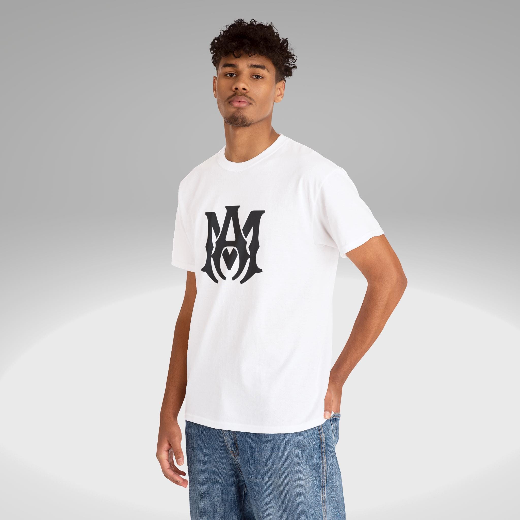 芸術都市の記憶をまとう【AMIRI】シティロゴプリントTシャツ 新品 AMIRI arts district TEE（AMIRI Arts District T-shirt