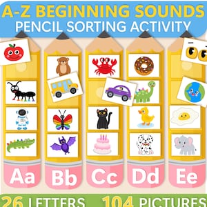 Może przedstawiać: Zestaw edukacyjny A-Z Beginning Sounds Pencil Sorting Activity z pięcioma żółtymi ołówkami oznaczonymi Aa, Bb, Cc, Dd i Ee. Każdy ołówek zawiera kolorowe ilustracje obiektów zaczynających się na daną literę, w tym jabłko, niedźwiedź, krab, pączek i oczy.