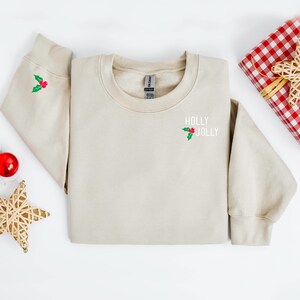 Gemütliches &#39;Holly Jolly&#39; Weihnachts-Sweatshirt | Festliche Feiertags-Kleidung