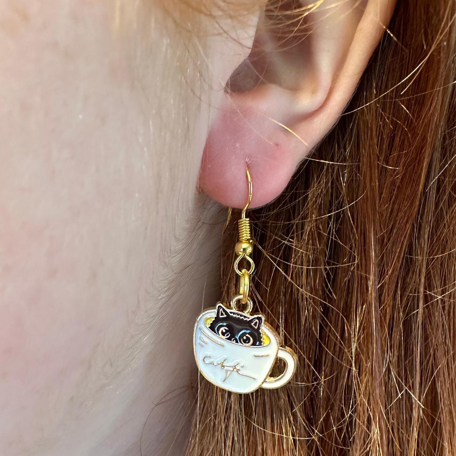 Orecchini a forma di gatto nero in una tazza da caffè, orecchini pendenti a forma di gatto nero in una tazza da tè, regali per gli amanti del caffè Starbucks, regalo per