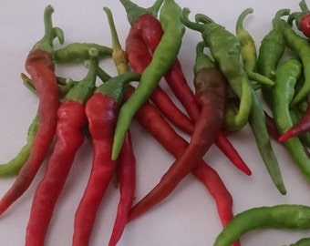 Long Red Thin Cayenne Pepper Seeds | Hot | Heirloom