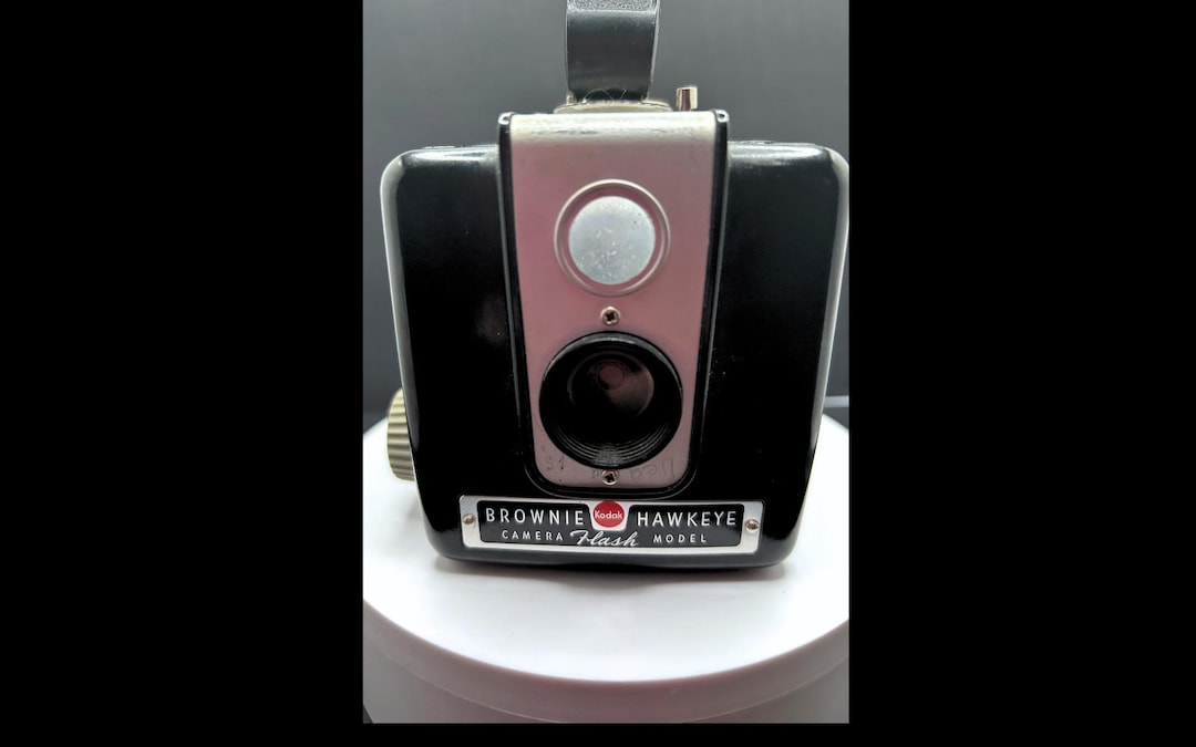1949 KODAK BROWNIE HAWKEYE Flash Model Camera I Bakelite Classic
