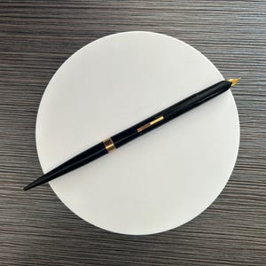 Vintage Lever-Fill Fountain Pen with Gold-Colored Inlaid Nib | 7.25&quot; Black & Gold | Made in USA | Mid-Century Design | Vintage Fountain Pen