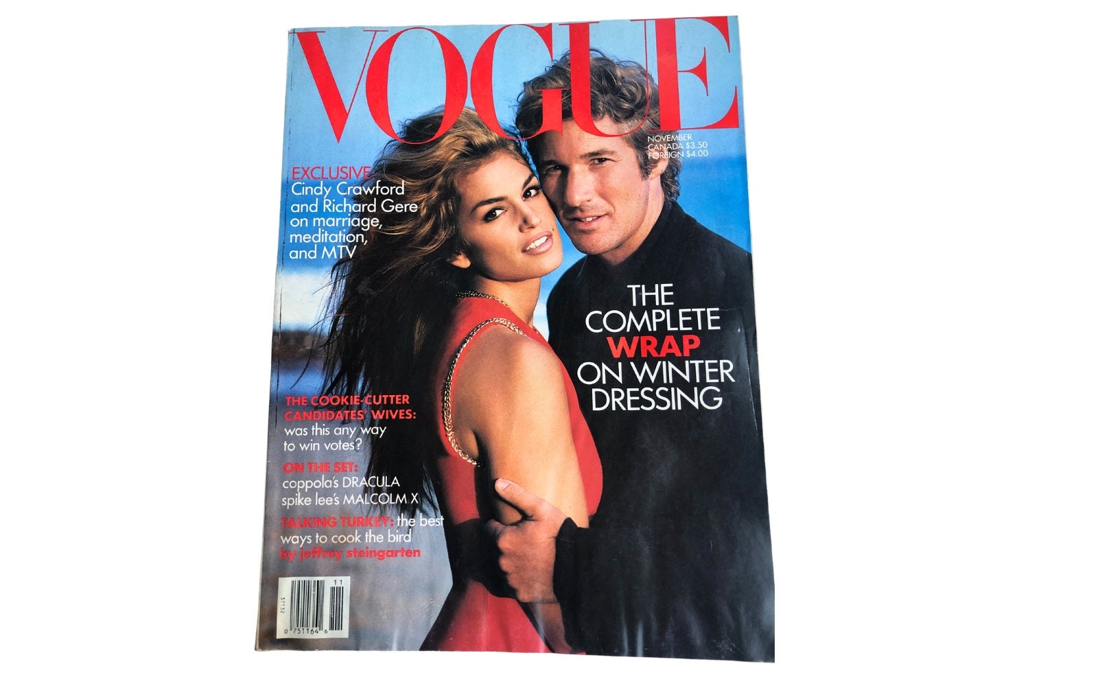 1992 VOGUE Magazine November 1992 Vogue Magazine - Cover: Cindy
