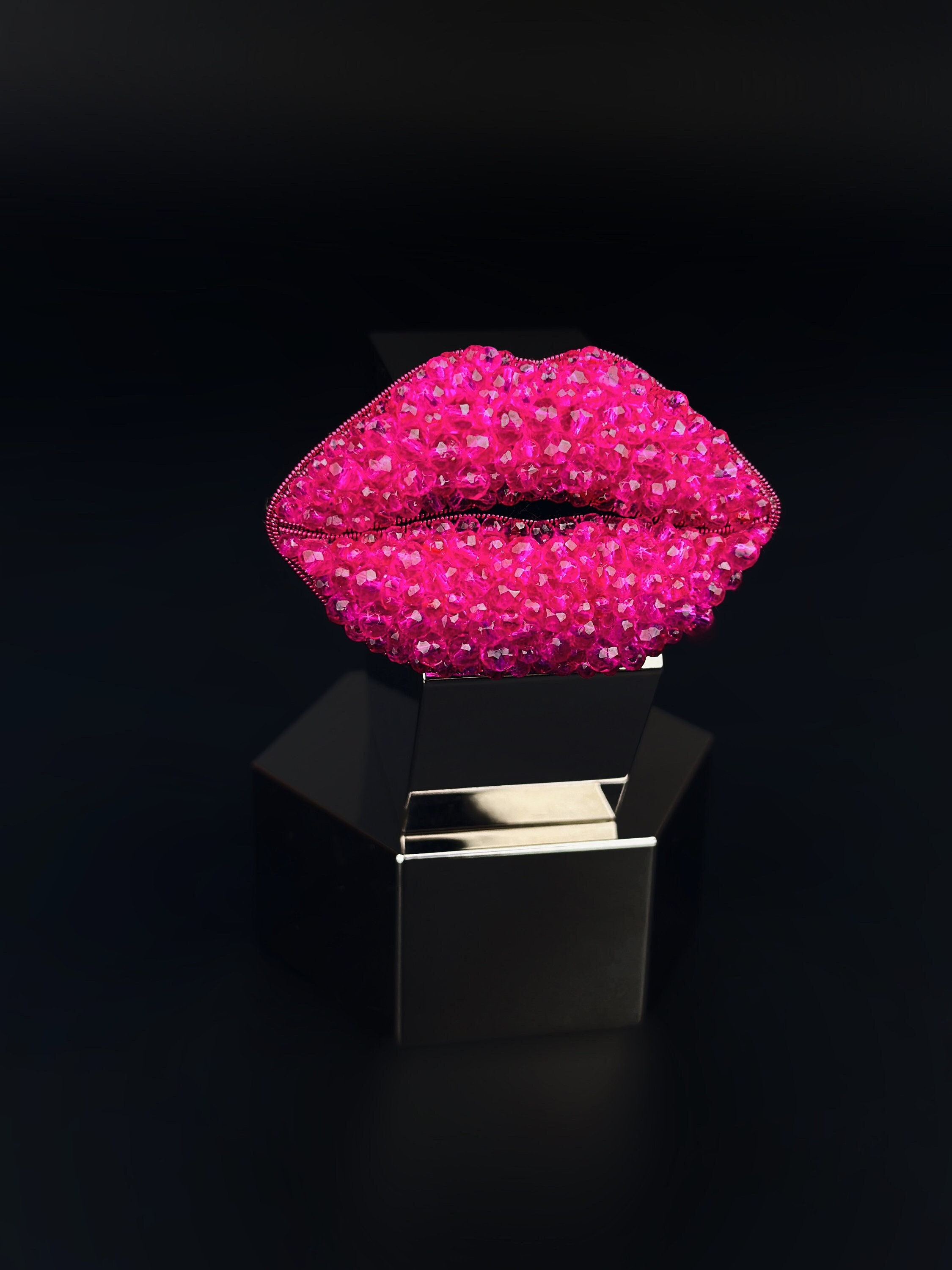 Dali lip brooch - Etsy 日本