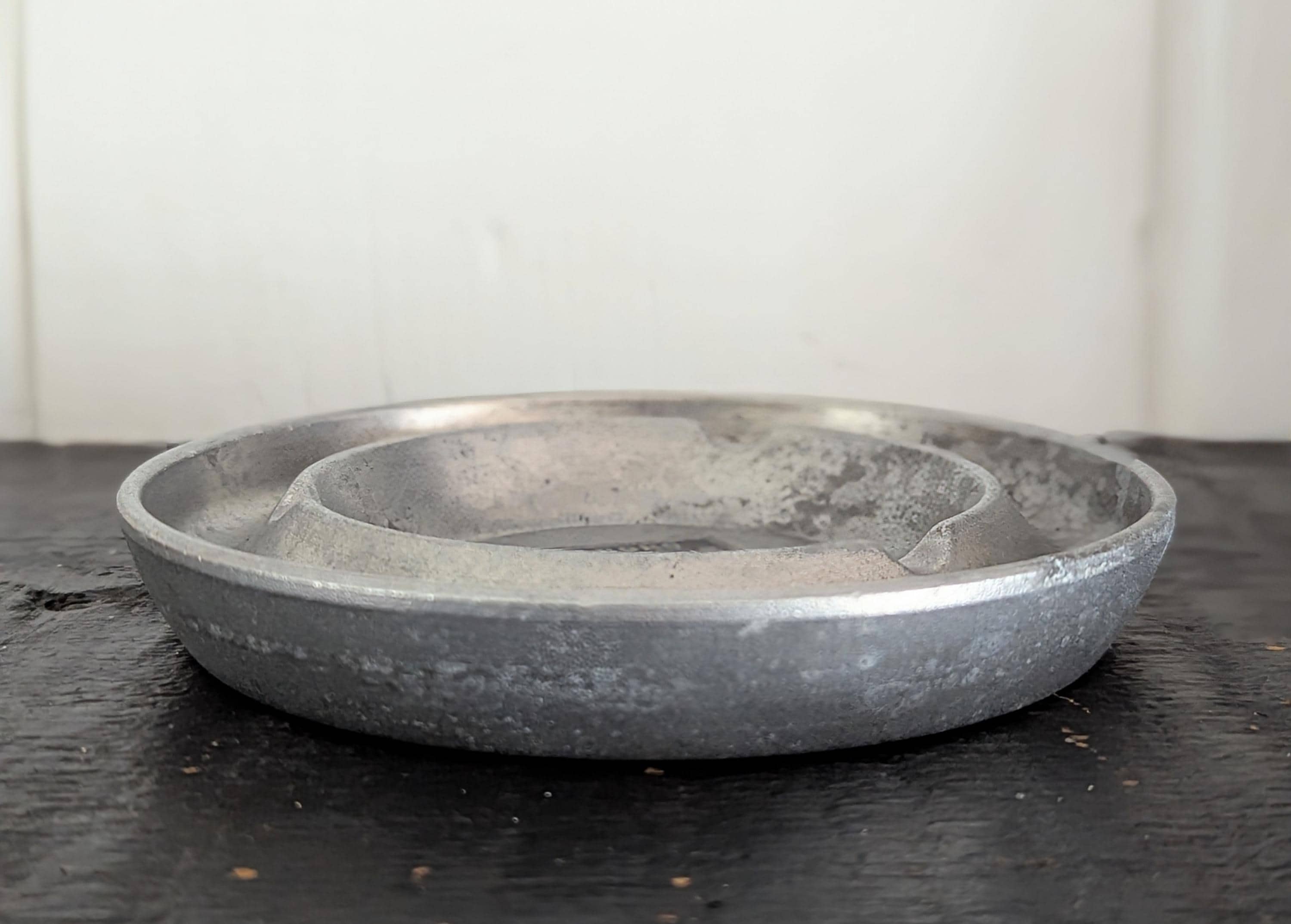 1990s Vintage Marlboro Unlimited Round Silver Tone Metal Ashtray