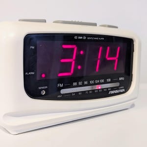 1980s Vintage White Soundesign AM/FM Alarm Clock Radio, Works, With ...