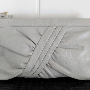 NOS 1980s Vintage Light Gray Faux Leather Shoulder Bag, Removable Strap for Clutch, Never Used/1980s Fashion/Vintage Handbag