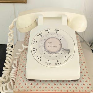 1970s Vintage ITT White Rotary Dial Landline Telephone, WORKS, Corded Phone/Vintage Telephone/Vintage Electronics/MCM