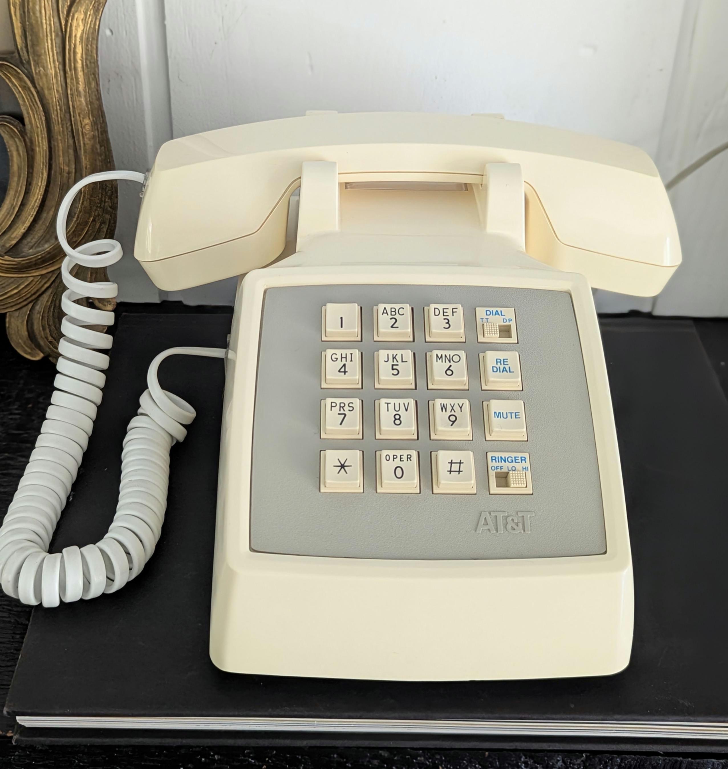 1980s Vintage AT&T Push Button Corded Landline Telephone, WORKS