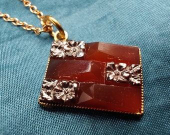 Vintage Art Deco Pressed Glass Pendant Necklace