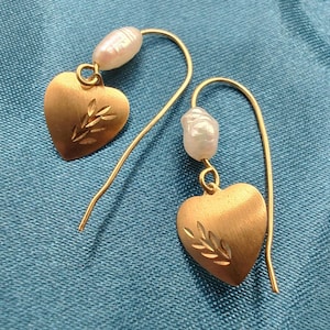 Vintage 14k Gold and Freshwater Pearl Heart Dangle Earrings