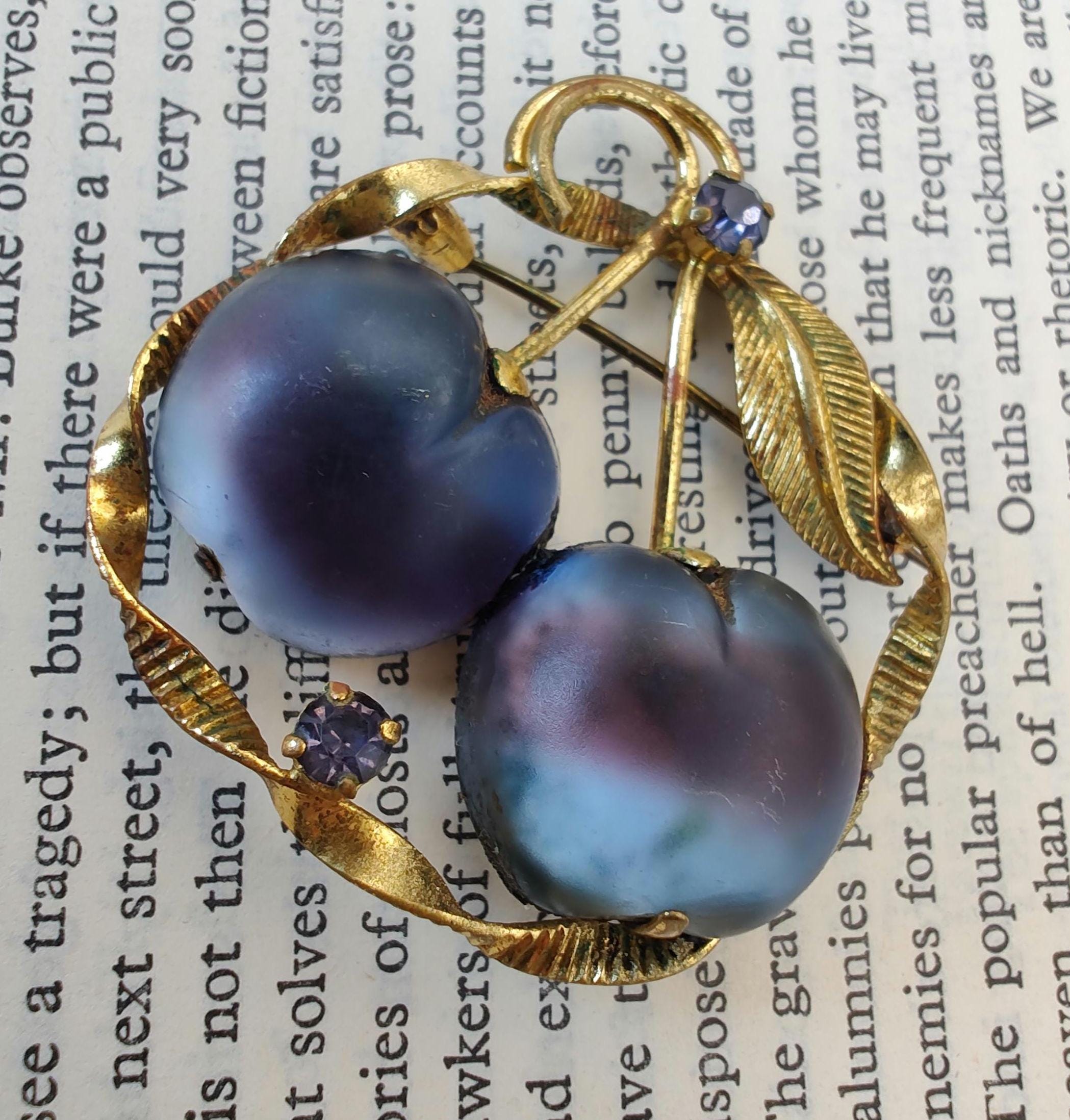 Austria fruit brooch - Etsy 日本