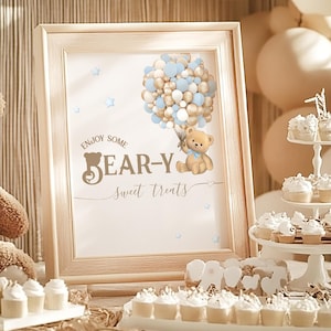 Cartello stampabile Bear-y Sweet Treat, cartello stampabile per baby shower con palloncino blu e orsetto beige, modello digitale Bearly Wait da scaricare