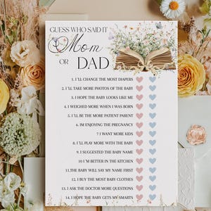 Gioco di carte "Mamma o Papà", Gioco "Un nuovo capitolo inizia" per il baby shower, Gioco stampabile per il baby shower con libro di fiabe, Libro vintage con fiori di campo digitale a tema