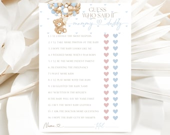Puede incluir: Un juego de baby shower imprimible con un esquema de color azul y rosa. El juego se llama "Adivina quién lo dijo: ¿Mamá o papá?" y presenta 14 preguntas sobre el embarazo y la crianza de los hijos. El juego incluye un espacio para el nombre del jugador y una puntuación total.