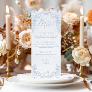 Szablon menu chrztu dla chłopca All Blue Toile, elegancka karta menu chrztu w kolorze niebieskim French Toile w wersji cyfrowej, klasyczne luksusowe menu chrztu do wydrukowania