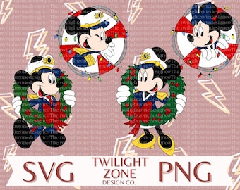 Pode incluir: Três ilustrações digitais do Mickey Mouse e da Minnie Mouse vestidos com trajes de marinheiro com detalhes em vermelho, branco e azul. Mickey e Minnie estão segurando coroas de flores com bagas vermelhas e folhas verdes. O fundo é um padrão rosa e branco com raios.