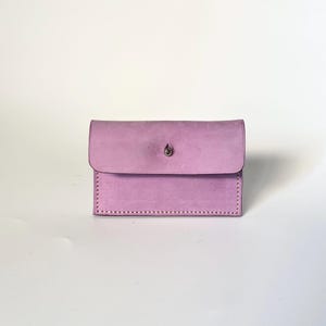 Porte carte / monnaie cuir mauve