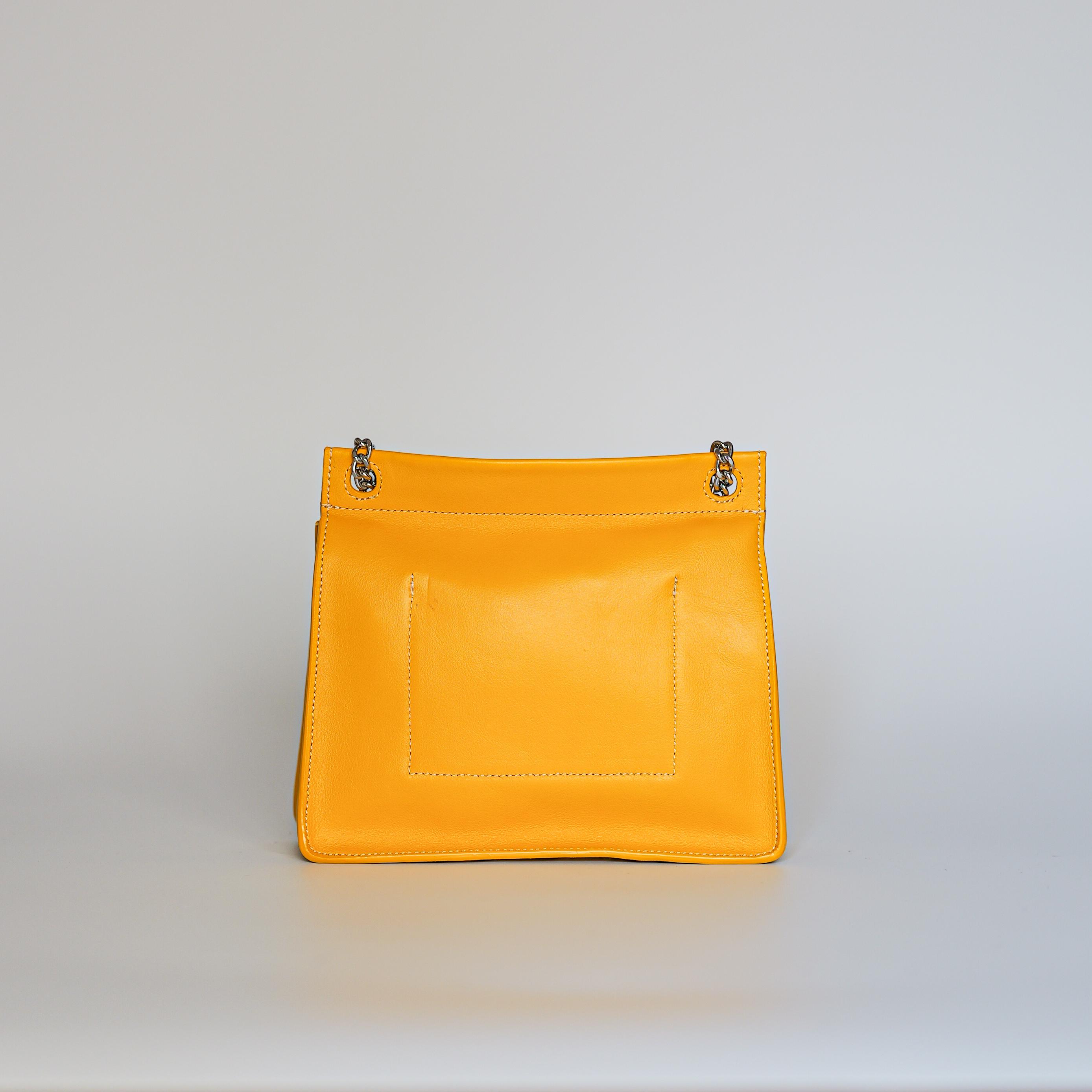 233BA326-3164_Pale_Yellow_01.