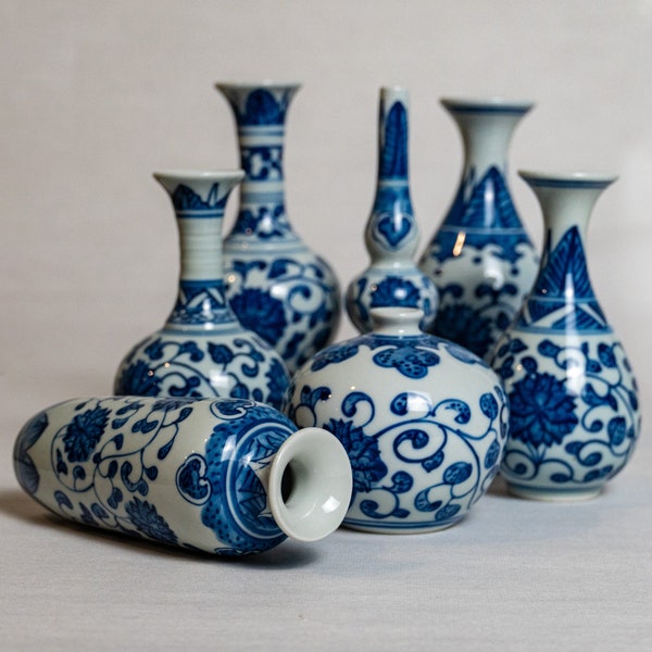 Artisan Miniature Bud Vase Mini Chinese Vase Blue and White Chinoiserie Vase Handcrafted Porcelain Housewarming Gift Home Decor for Tabletop