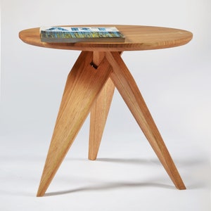 Round Oak Tables: Modern & Rustic Elegance for Any Space