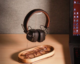 Personalized Wooden Headphone Stand: Perfect Desk Accessory for Music Lovers