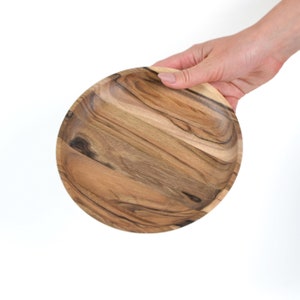 ServingTrays & Platters / Juego de platos de madera de nogal hechos a mano / Plato ecológico de 20 cm de diámetro, regalo de boda o aniversario imagen 4