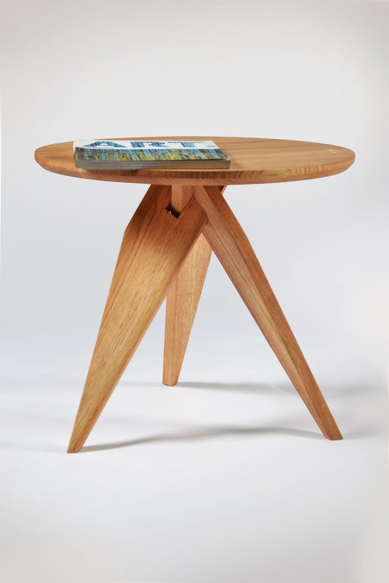 Round Oak Tables: Modern & Rustic Elegance for Any Space