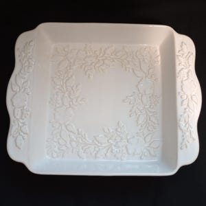 Chef&#39;s Kitchen Ciroa Ivory Colored Stoneware Square Baking Pan