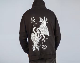 Schwarzer Unisex Oversized Hoodie im Gothic-Style mit Designer Jackalope-Print | Mystische Streetwear bedruckter Hoodie | Geschenk für Freund
