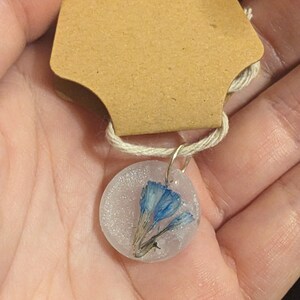 Small statice pendant