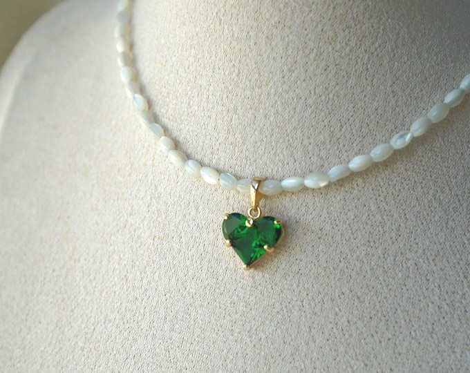 Featured listing image: Minimalist Choker Necklace, Custom Mother of Pearl Jewelry, Green Heart Pendant Gift, Handmade Gold Necklace for Women